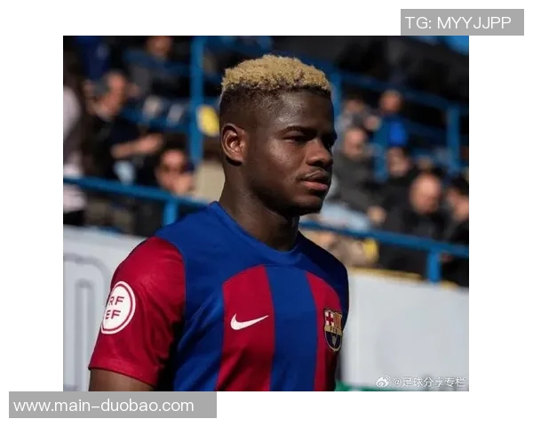 罗马诺透露顶级俱乐部盯上19岁中场斯米特转会费或超4000万欧 罗马诺透露顶级俱乐部盯上19岁中场斯米特转会费或超4000万欧