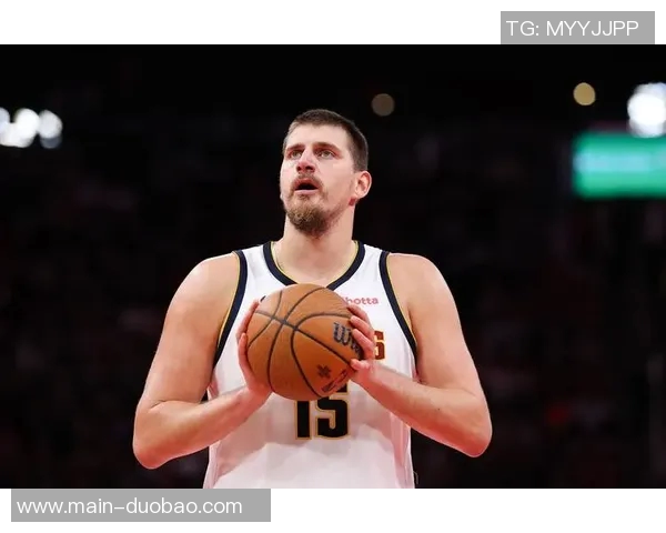 库里全明星投票首期获超百万票居西部第三仅次于东契奇和约基奇